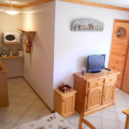Studio Cosy Avec Terrasse Au Centre Du Grand-bornand, Proche Des Pistes Et Commerces - Fr-1-467-83 Apartment Le Grand-Bornand